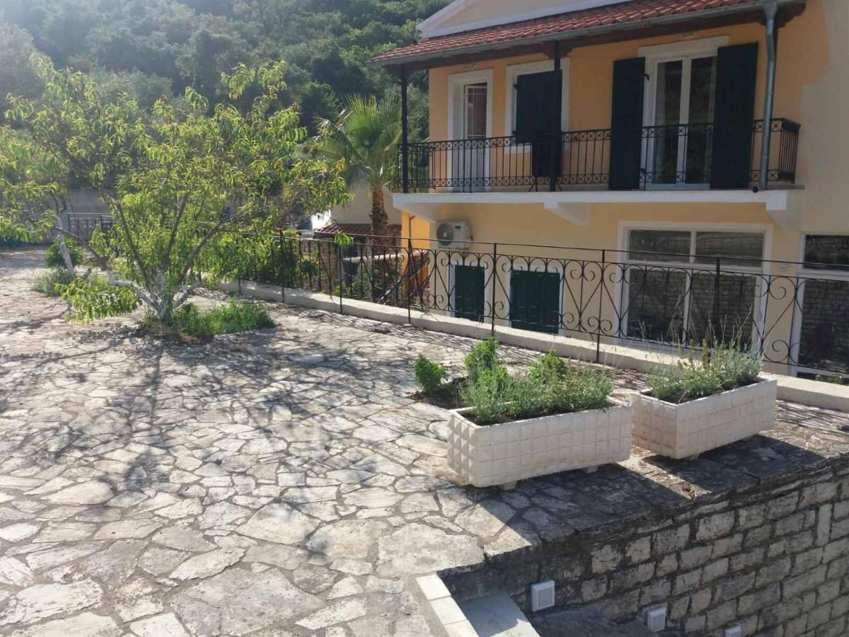 Lithino Apartments - 5Min From The Beach Agios Ioannis Peristerion Exterior photo