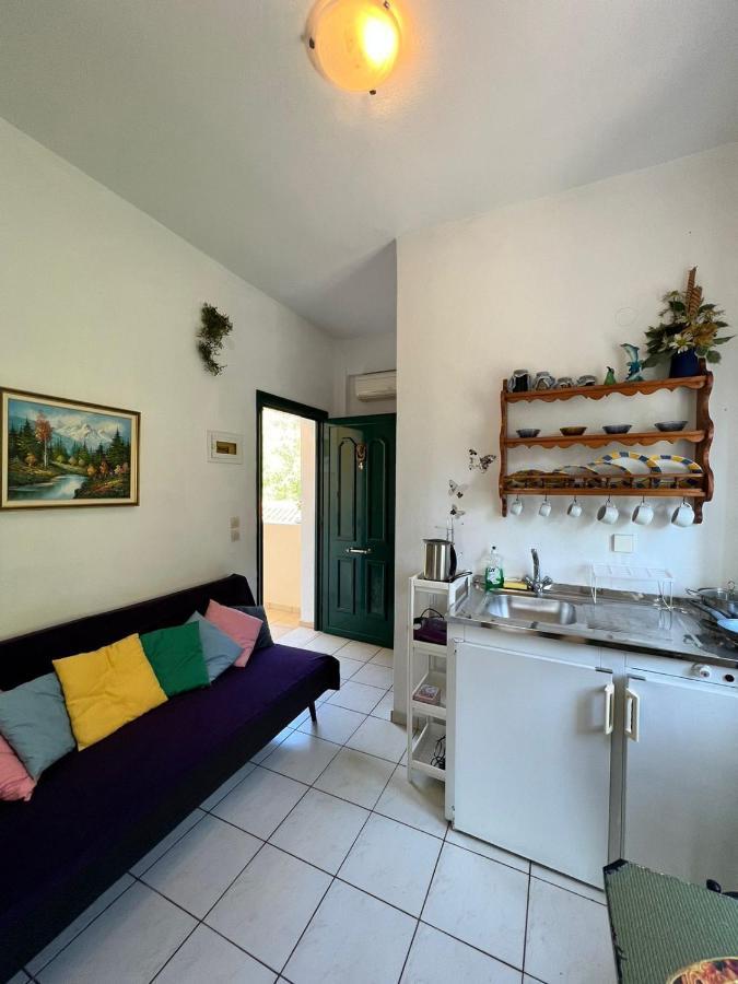 Lithino Apartments - 5Min From The Beach Agios Ioannis Peristerion Exterior photo